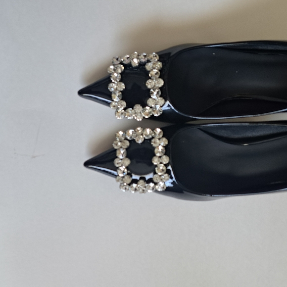 BLACK PATENT LEATHER SHOES WITH CRISTAL EMBELLISHED 7.5 US HELL 3 INCHES. - Picture 6 of 14
